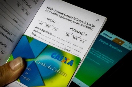 Agências da Caixa têm horário estendido nesta sexta